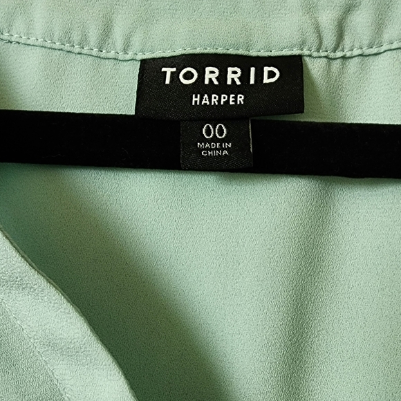 Torrid Harper Flutter Sleeve Top - Picture 3 of 3